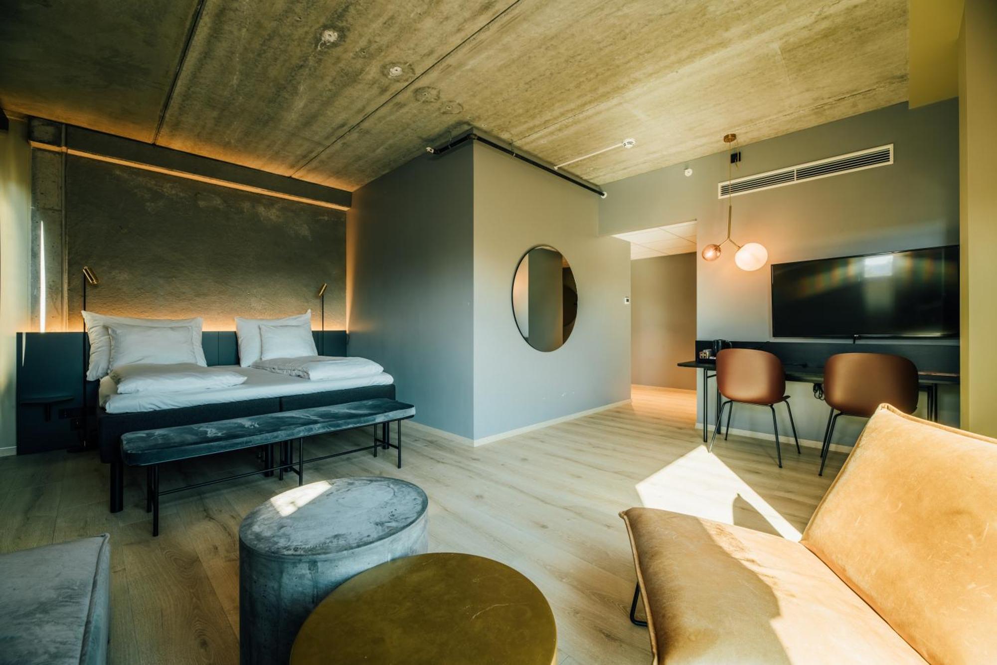 Comfort Hotel Пошгрун Екстериор снимка